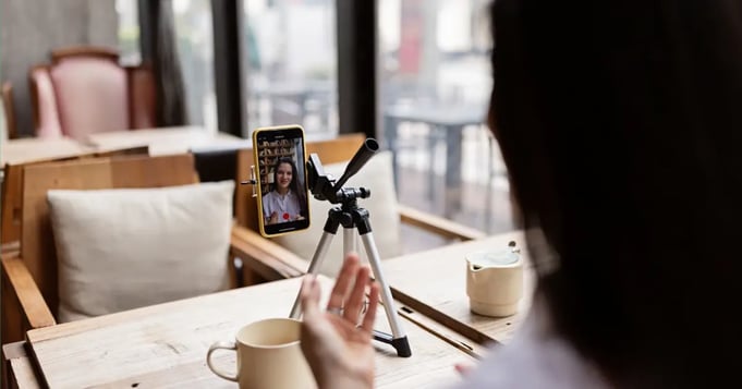 blog-marketing-trends-trick-us-article-image-1-the-allure-of-trends